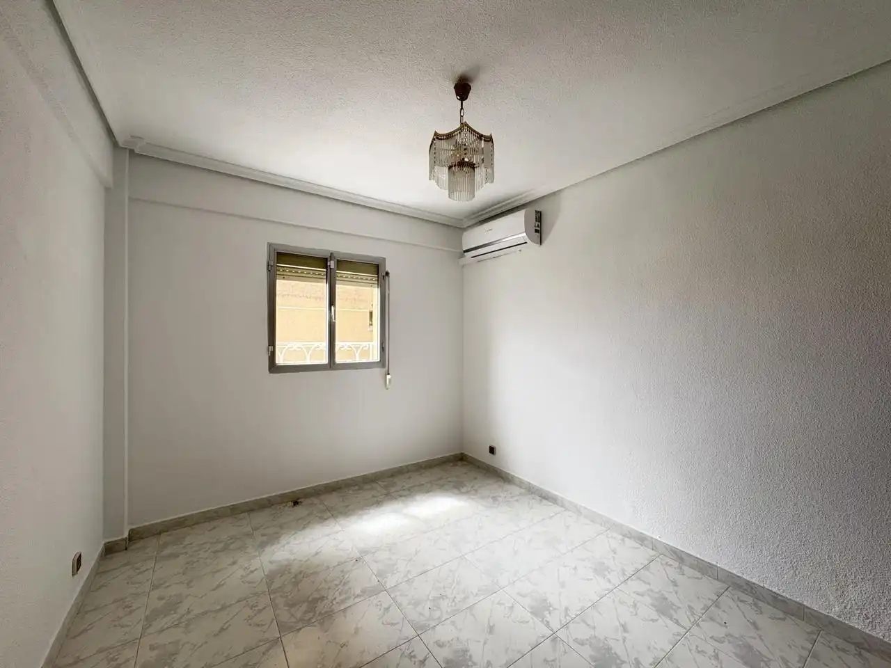 Schlafzimmer von Wohnung zur Miete in Madrid mit Klimaanlage, Heizung und Abstellraum