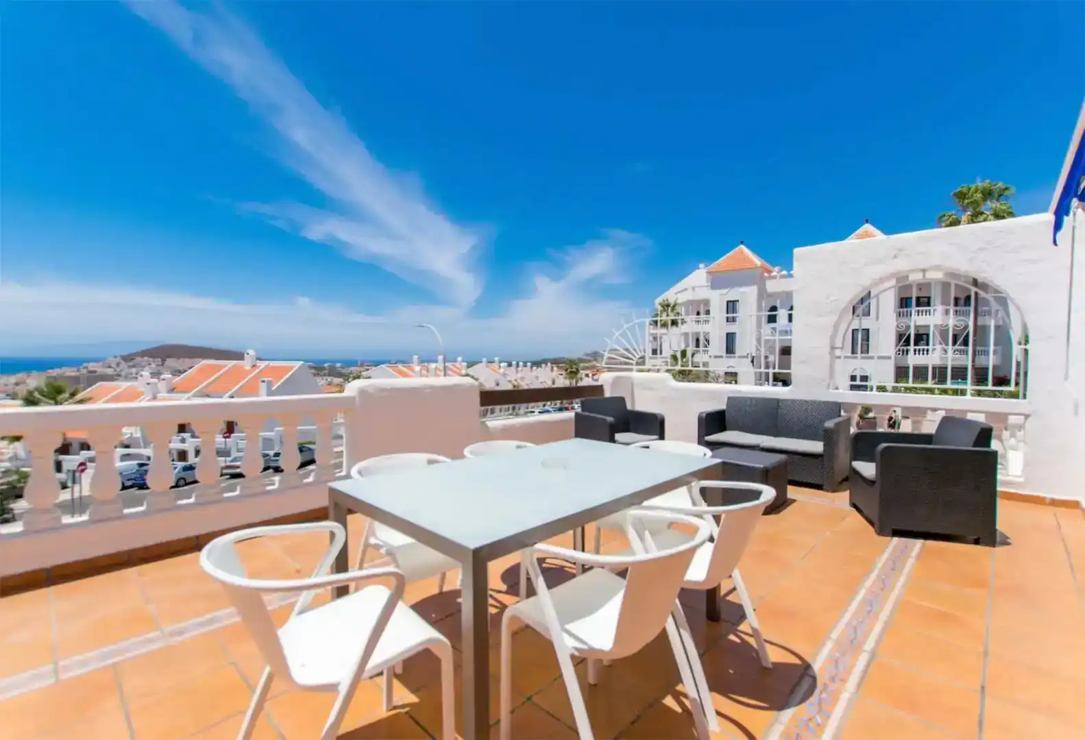Terraza de Dúplex en venta en Arona con Piscina, Amueblado y Horno