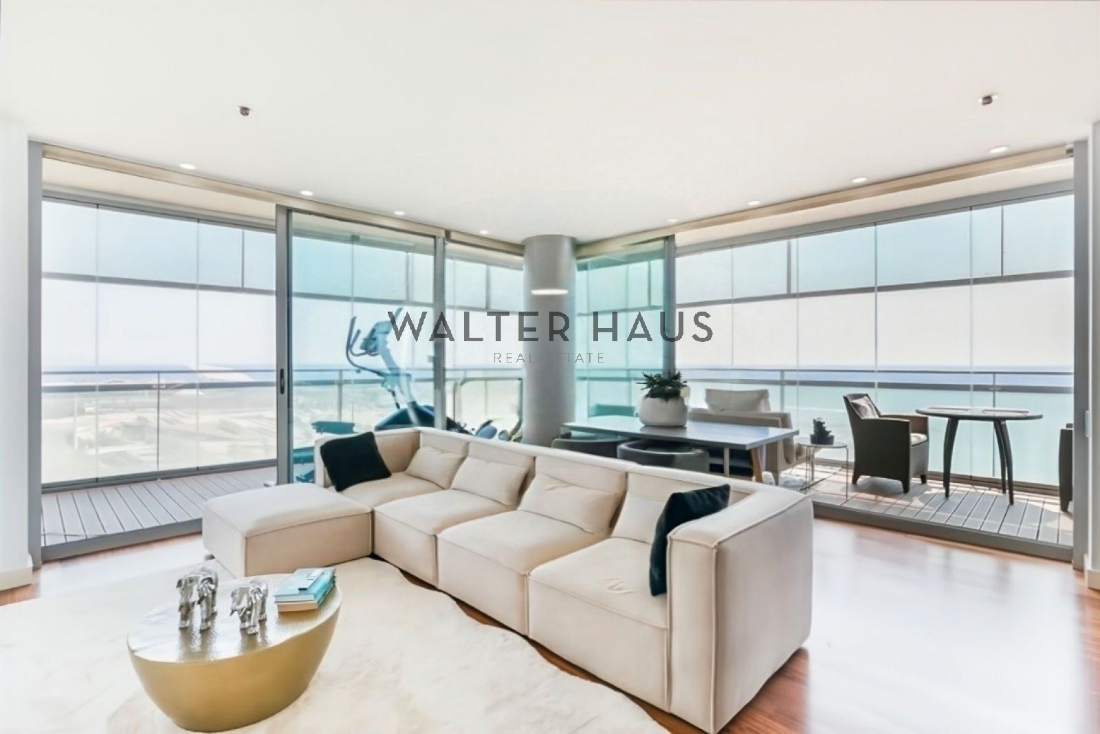 Living room of Flat to rent in  Barcelona Capital  with Air Conditioner, Heating and Parquet flooring