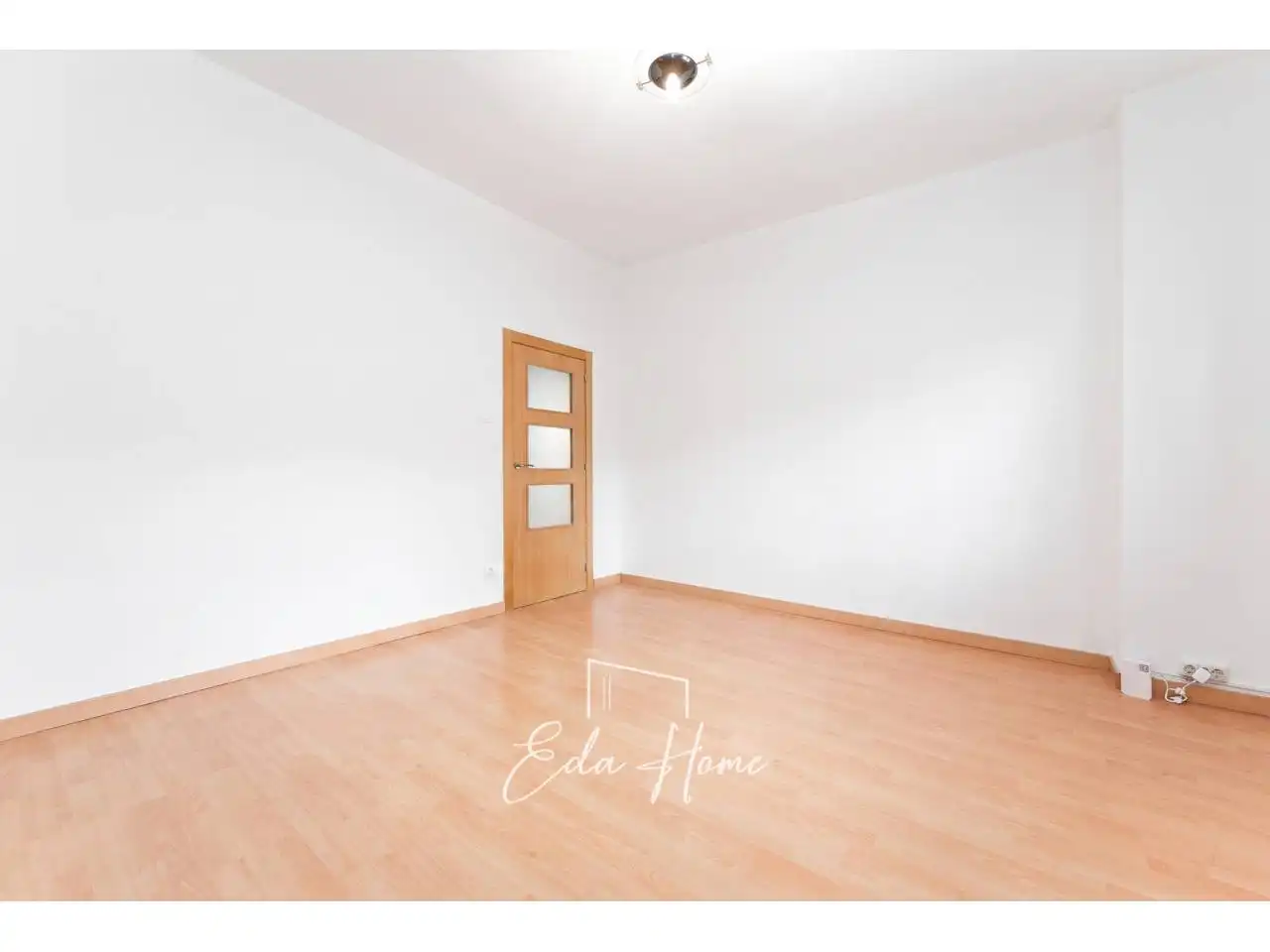 Sala d'estar de Pis en venda en Cornellà de Llobregat amb Terrassa
