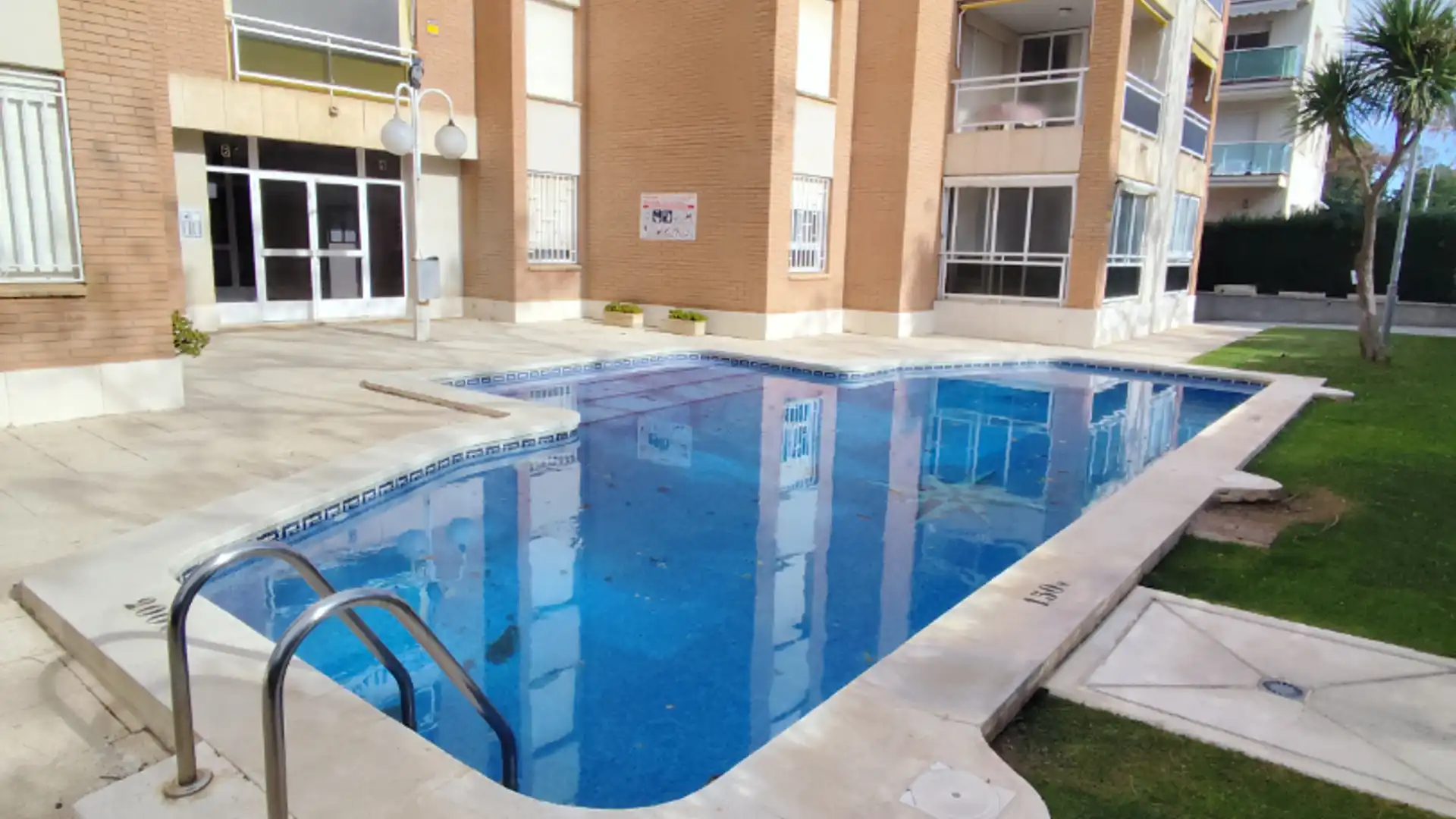 Piscina de Apartamento en venta en Cambrils con Terraza y Piscina comunitaria