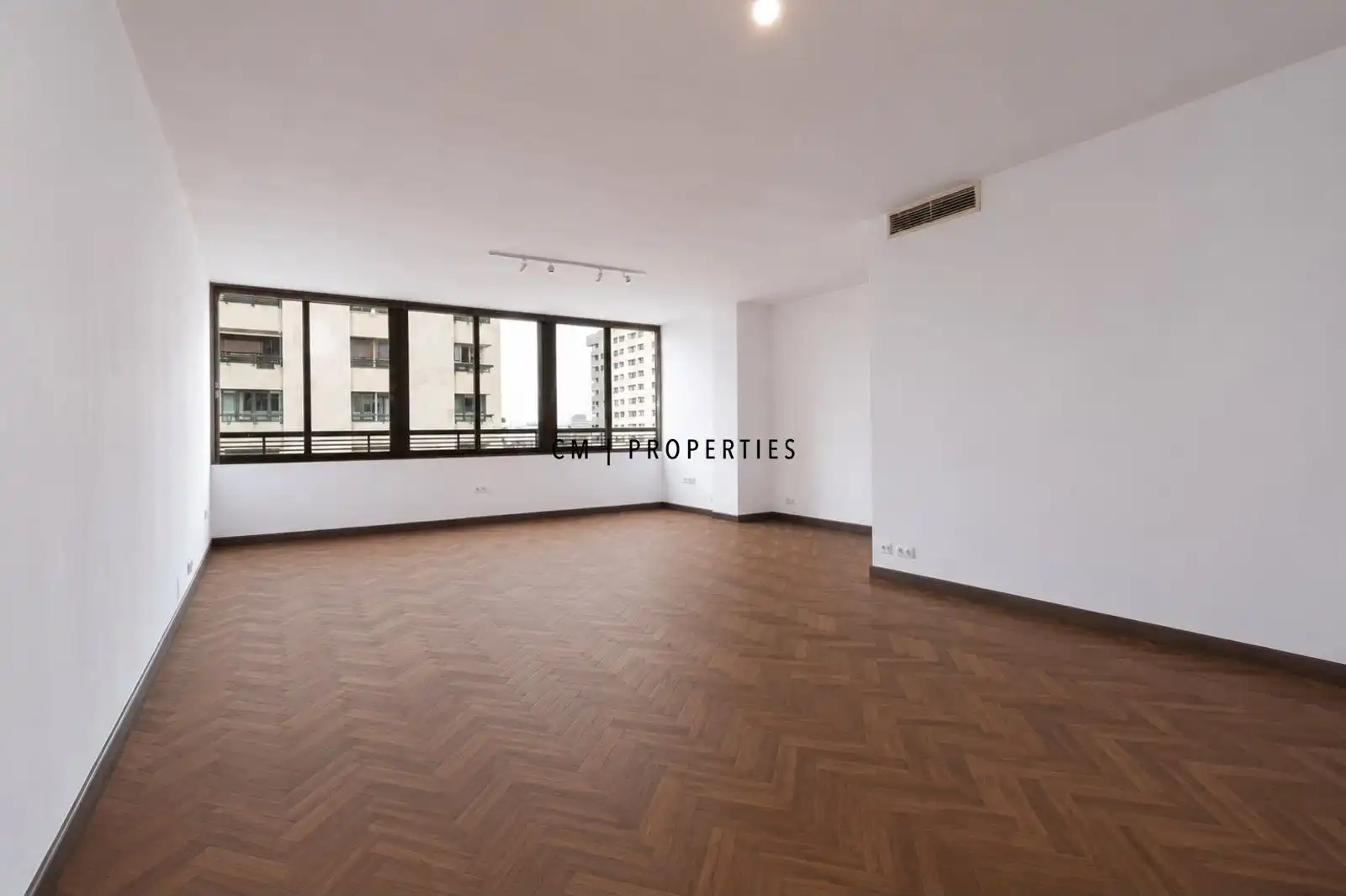 Flat for rent in Valencia  with Air Conditioner, Heating and Storage room