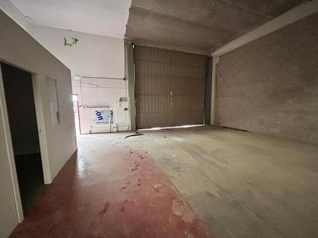 Nave industrial en Venta en Calle Peña Oroel en Cuarte de Huerva