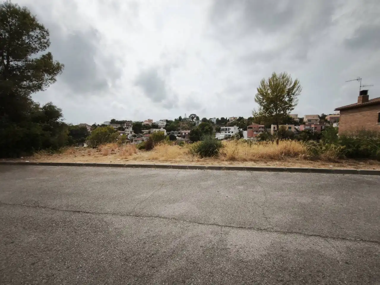 Terreny residencial en venda a Avenida Santa María de Montserrat, imagen 7