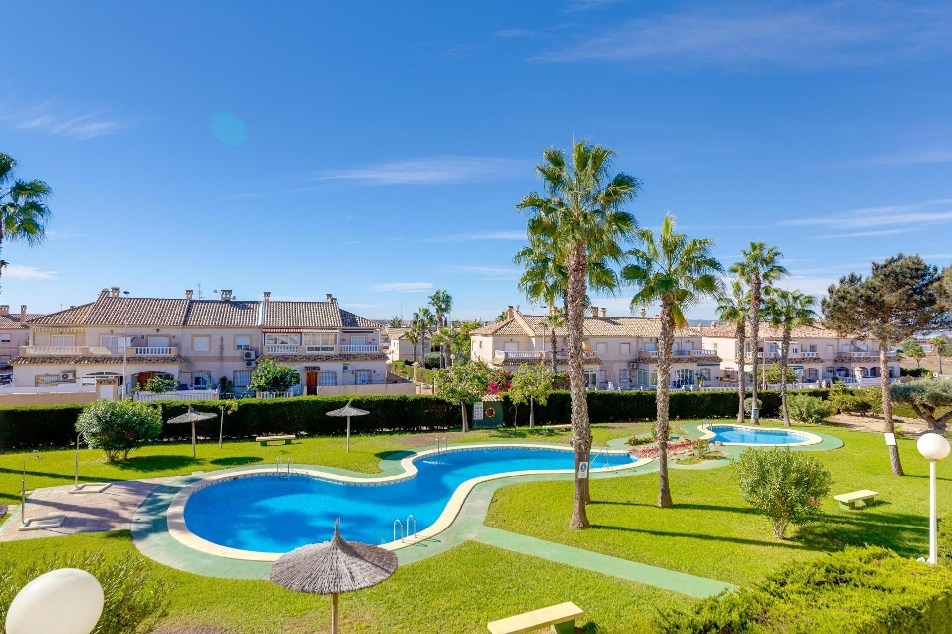 Garten von Dachboden zum Verkauf in Torrevieja mit Klimaanlage, Privatgarten und Terrasse
