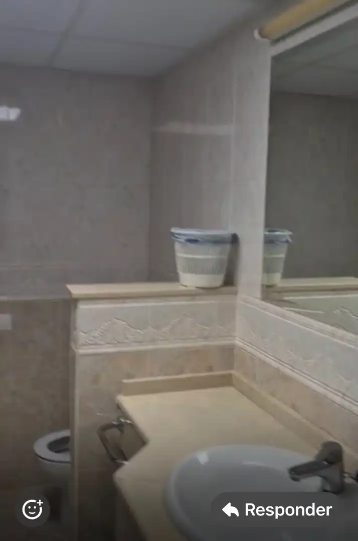 Badezimmer von Wohnung zum Verkauf in Fuengirola mit Klimaanlage, Terrasse und Möbliert