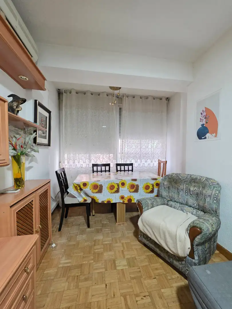 Flat for rent in Calle de Aguilón, Chopera