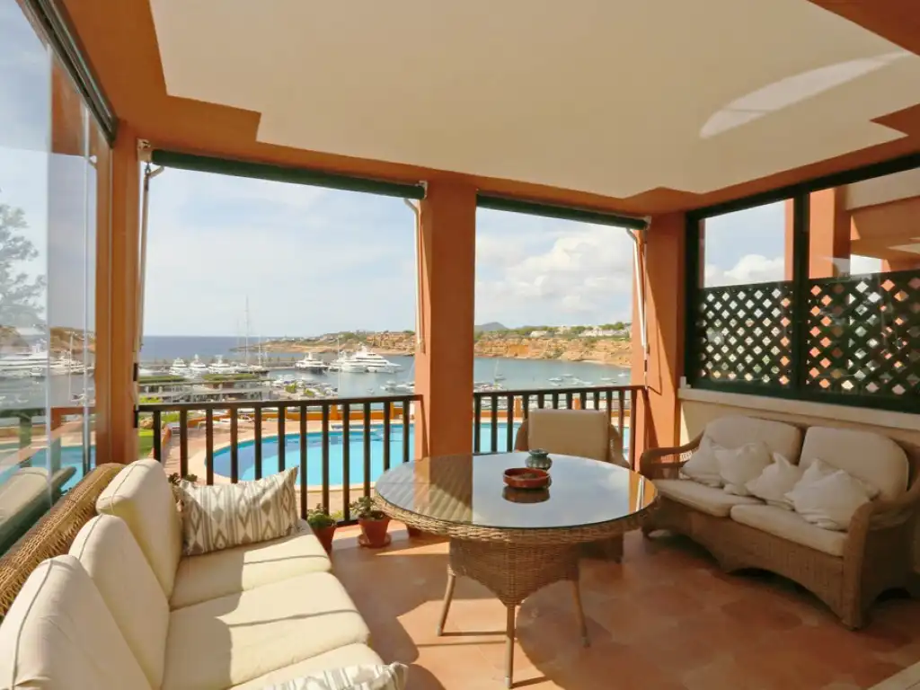 Terrasse von Wohnungen zur Miete in Calvià mit Klimaanlage und Schwimmbad