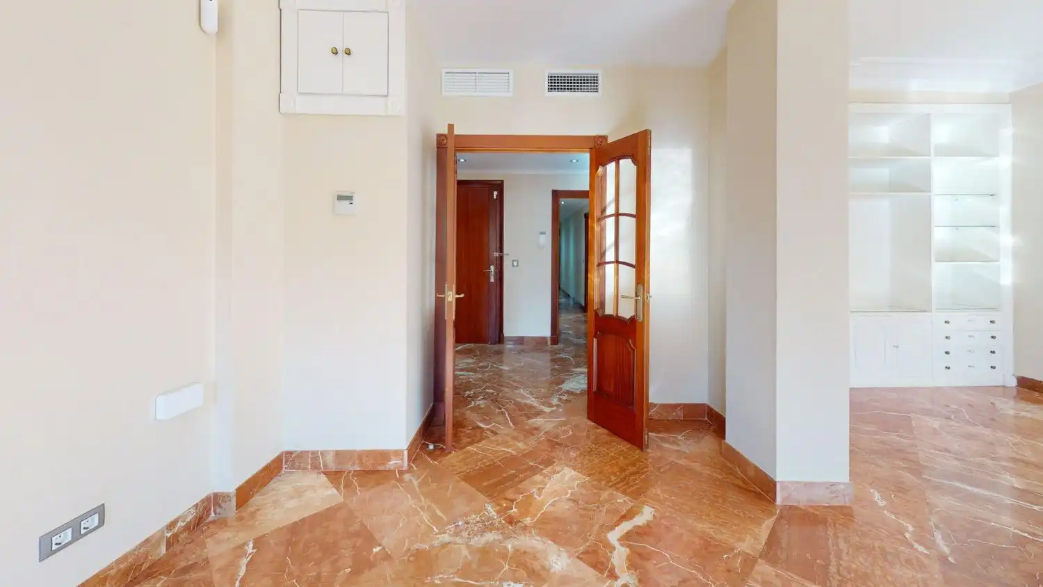 Flat for rent in Sevilla  with Air Conditioner, Heating and Terrace