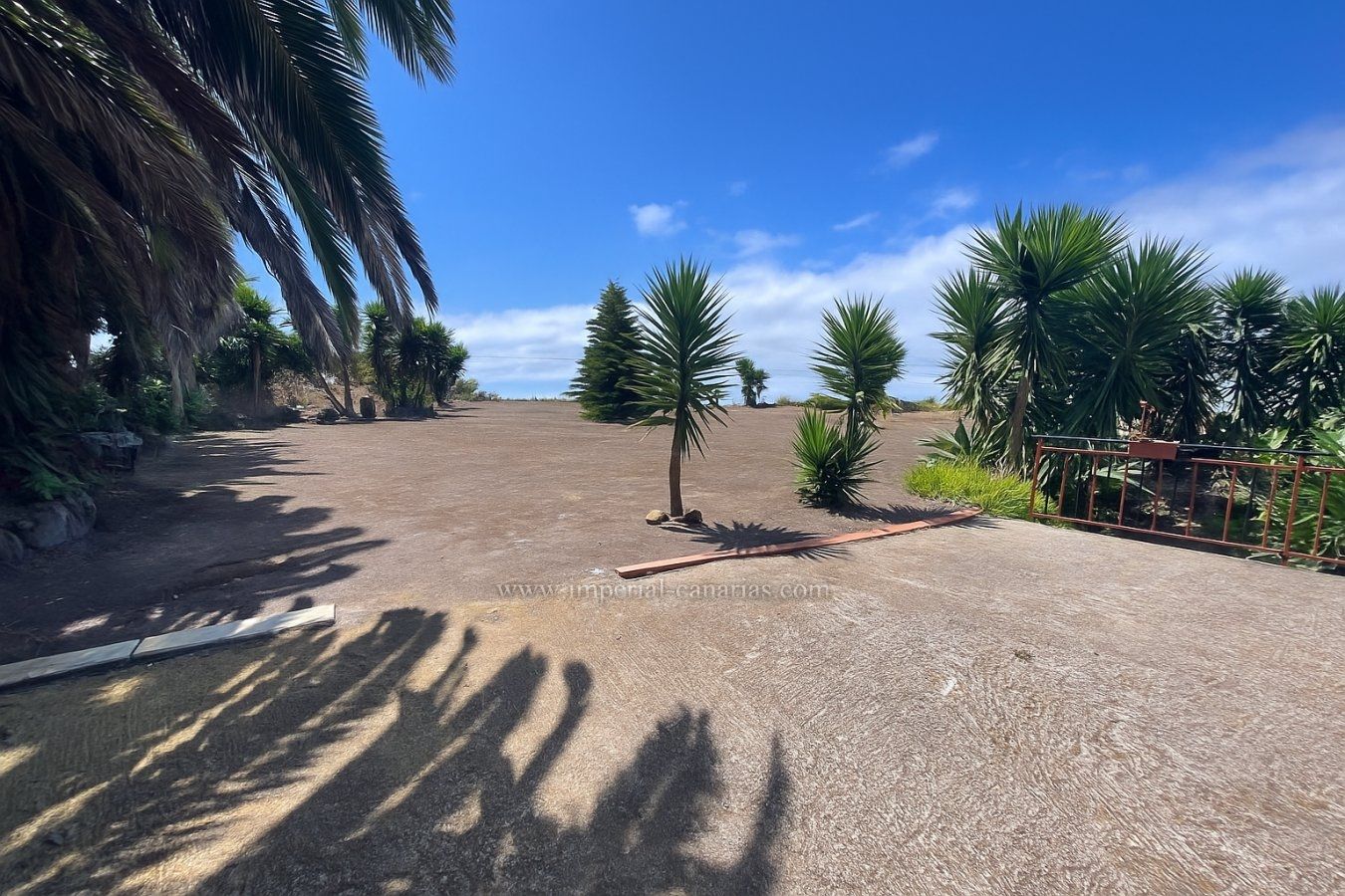 Exterior view of House or chalet for sale in Icod de los Vinos  with Furnished