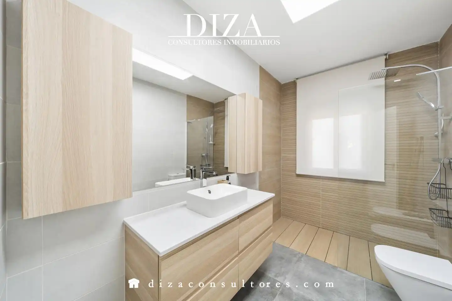Bathroom of Houses for sale in Madrid  with Air Conditioner, Heating and Terrace