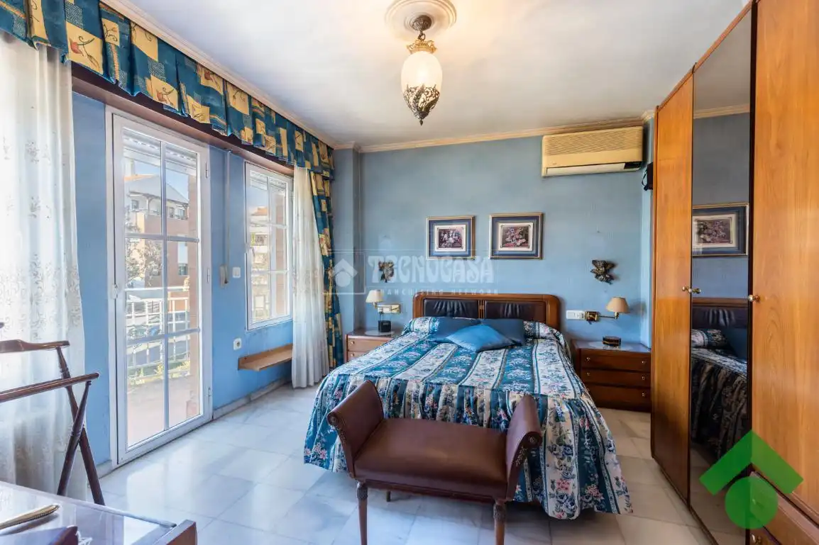 Schlafzimmer von Haus oder Chalet zum Verkauf in Albolote mit Privatgarten, Terrasse und Schwimmbad