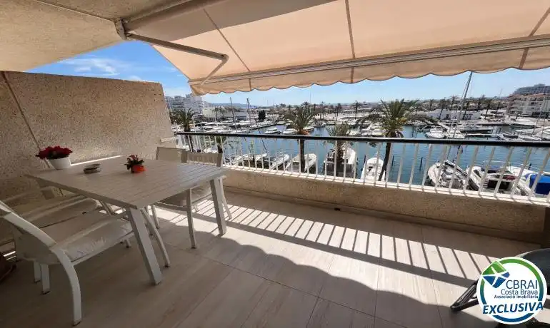 Terrassa de Apartament en venda en Empuriabrava amb Aire condicionat, Calefacció i Moblat
