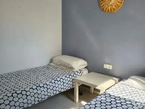 Schlafzimmer von Dachboden zum Verkauf in Pals mit Terrasse, Möbliert und Gemeinschaftspool