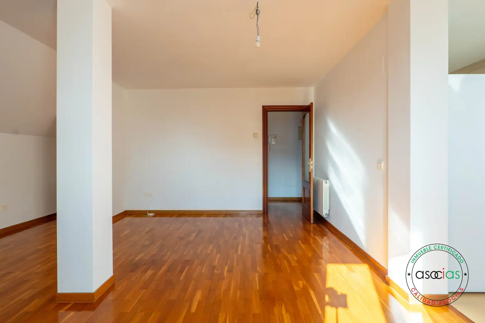Bedroom of Flat for sale in Sur