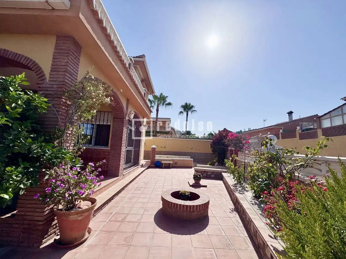 Jardín de Casa o chalet en venta en Málaga con Aire acondicionado, Jardín privado y Piscina