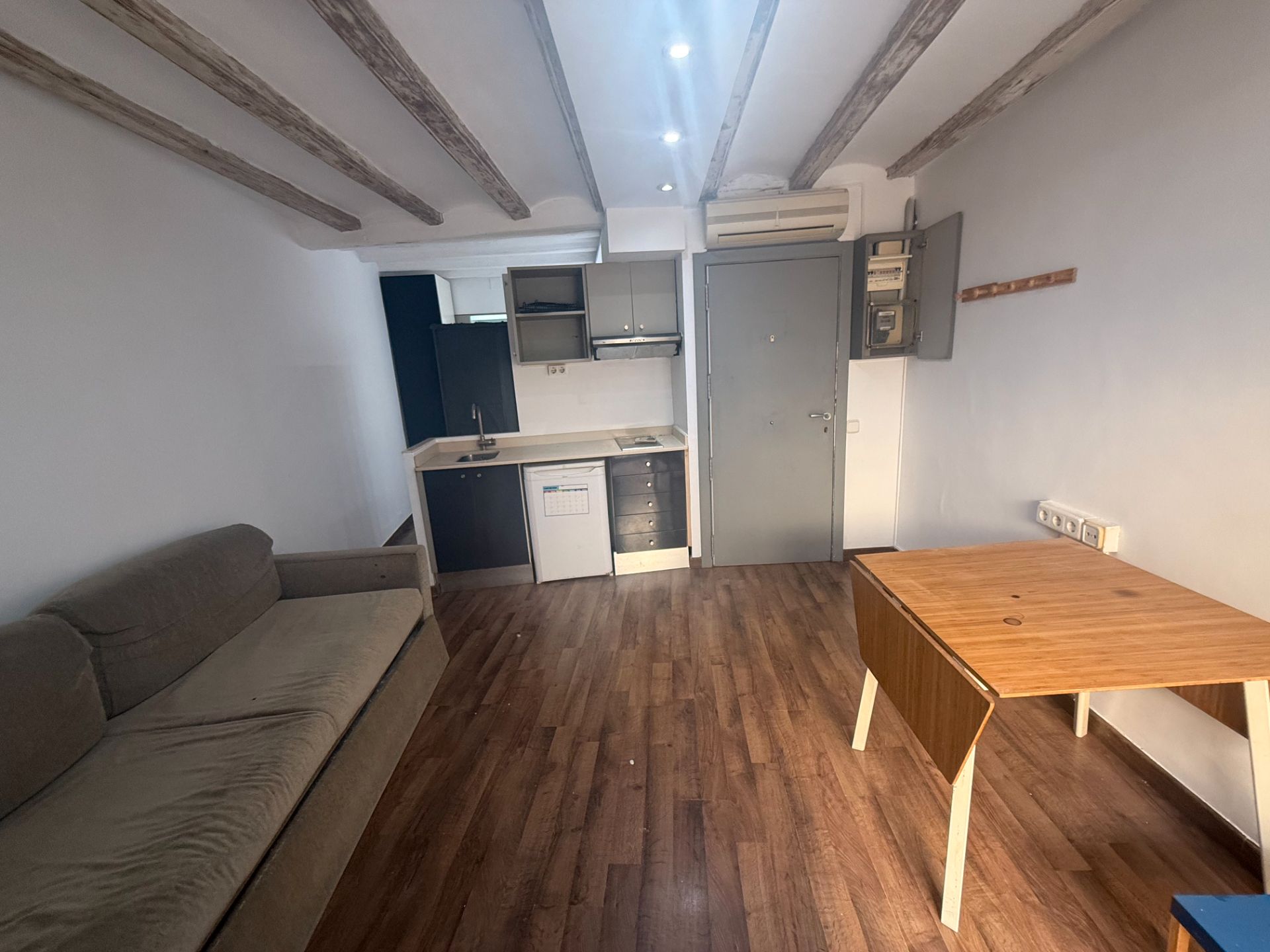 Apartamento de alquiler en  Barcelona Capital con Aire acondicionado, Amueblado y Balcón