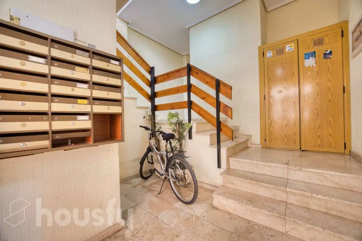 Study for sale in Torrevieja  with Air Conditioner, Parquet flooring and Furnished