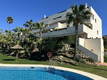 Appartement compact avec ascenseur à vendre à Benahavís pueblo