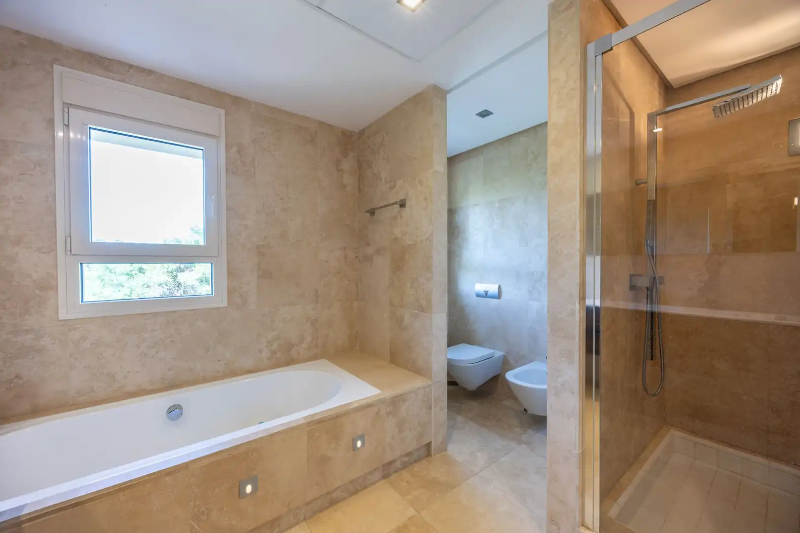 Bathroom of Apartments for sale in Sotogrande  with Air Conditioner, Heating and Terrace