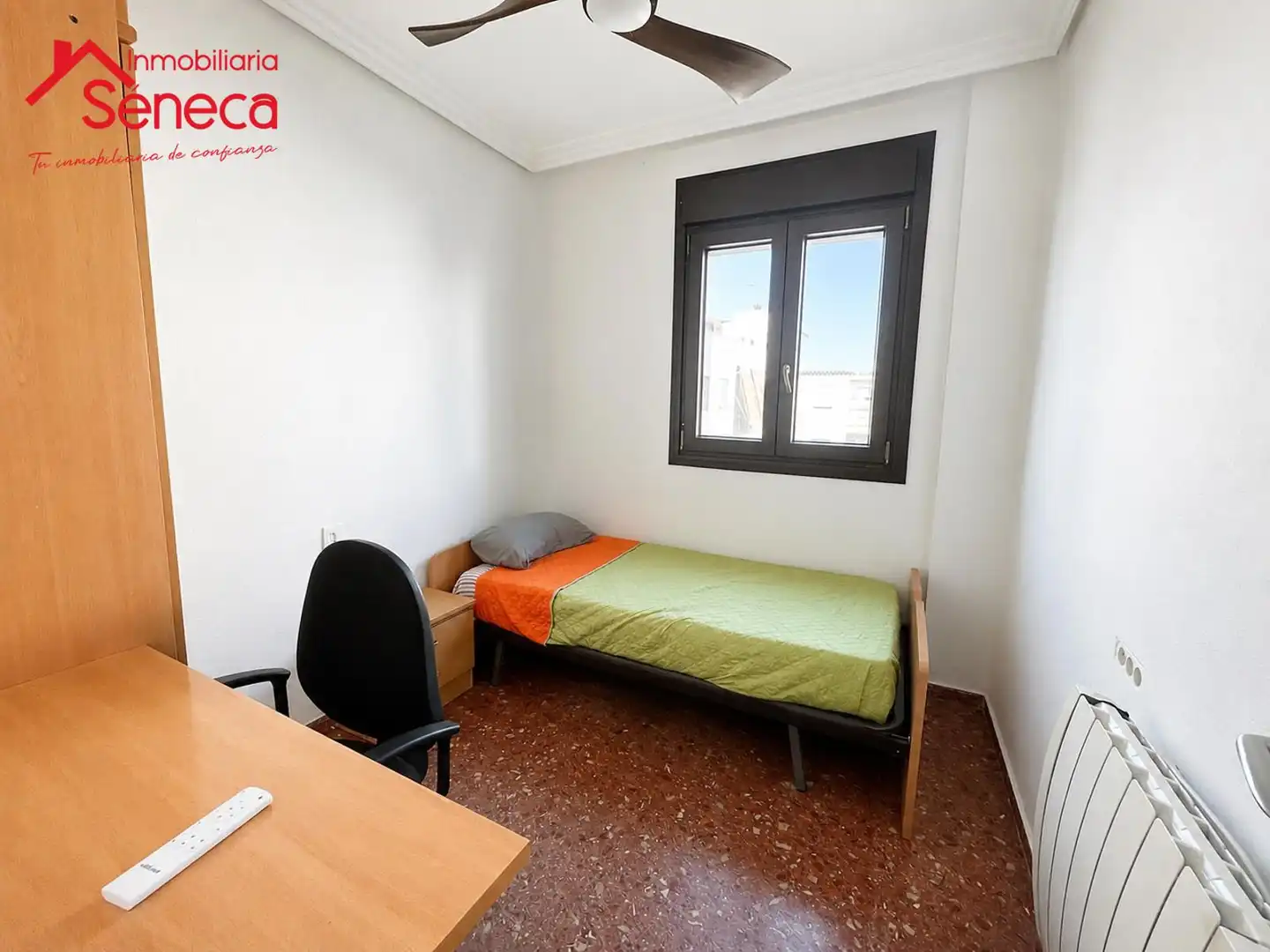 Schlafzimmer von Dachboden zum Verkauf in Córdoba mit Klimaanlage, Heizung und Abstellraum