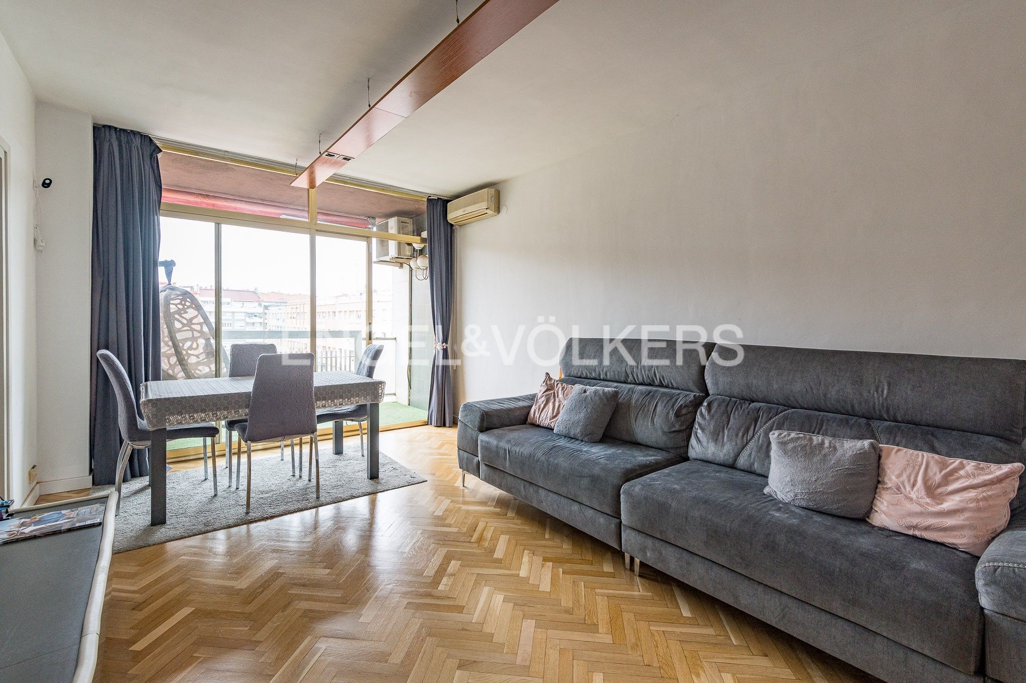 Sala d'estar de Apartament en venda en  Barcelona Capital amb Aire condicionat, Calefacció i Parquet