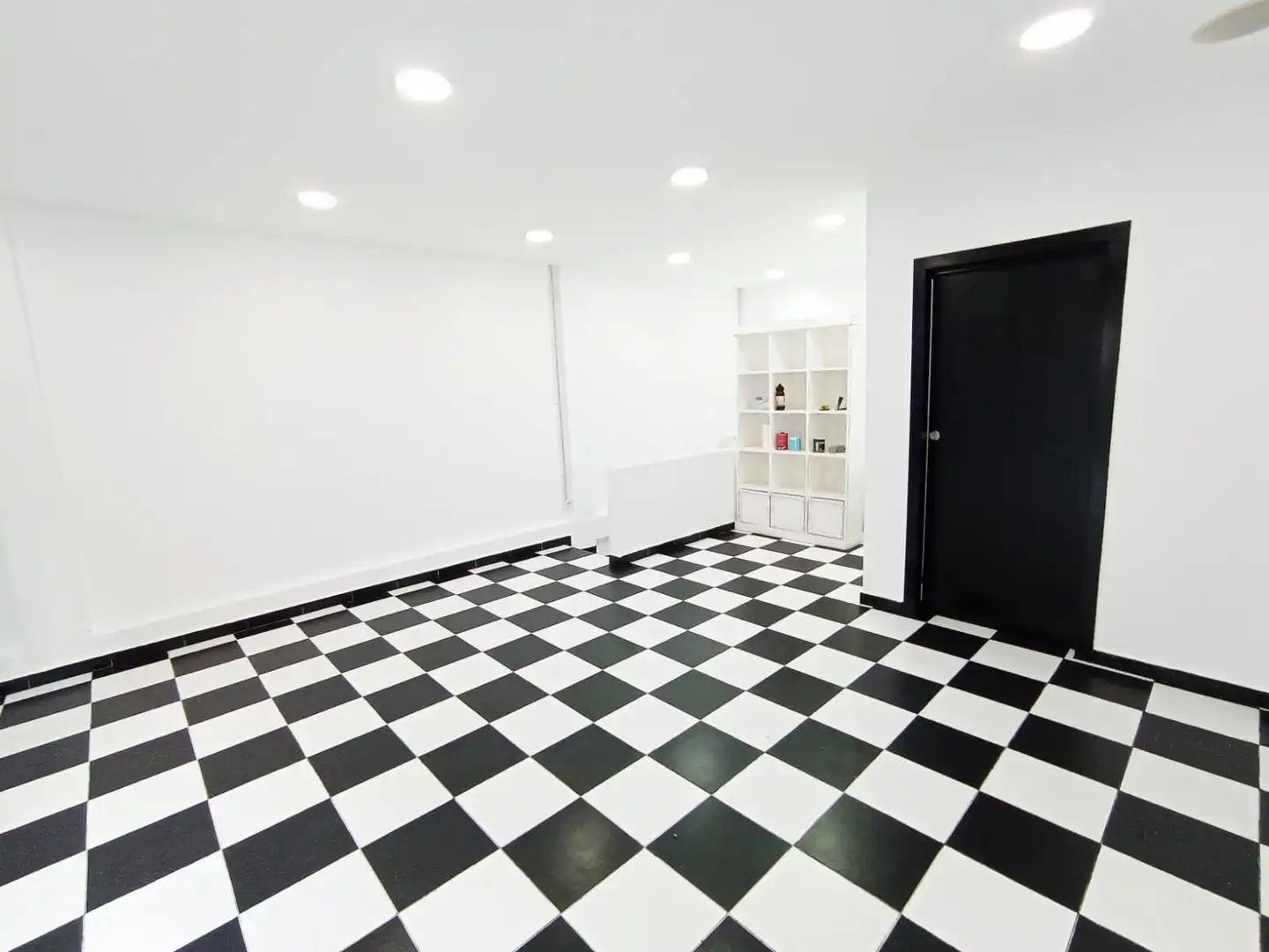 Local de alquiler en Transversal, 243, Sant Pere