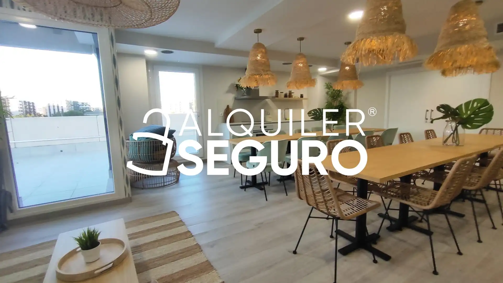 Piso de alquiler en Valencia con Aire acondicionado, Terraza y Trastero