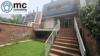 Vista exterior de Casa adosada en venda en L'Ametlla del Vallès amb Aire condicionat, Calefacció i Terrassa
