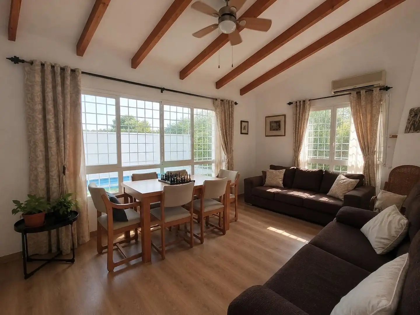 Sala de estar de Casa o chalet en venta en El Campello con Aire acondicionado, Calefacción y Jardín privado