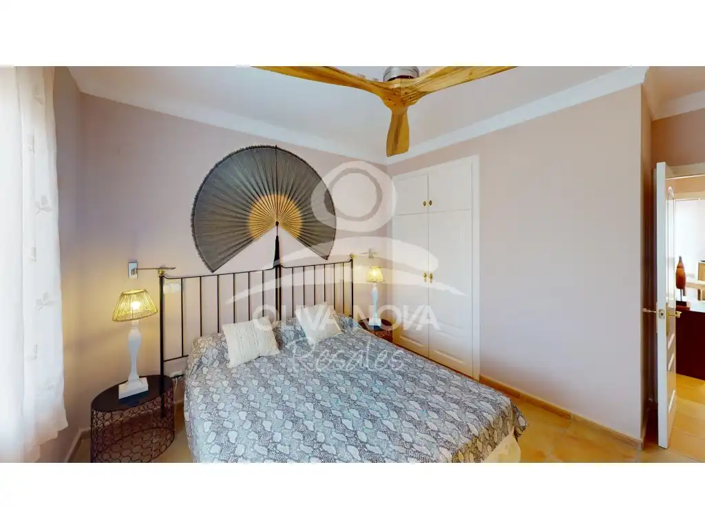 Habitación de Casa o chalet en venta en Oliva con Terraza y Piscina