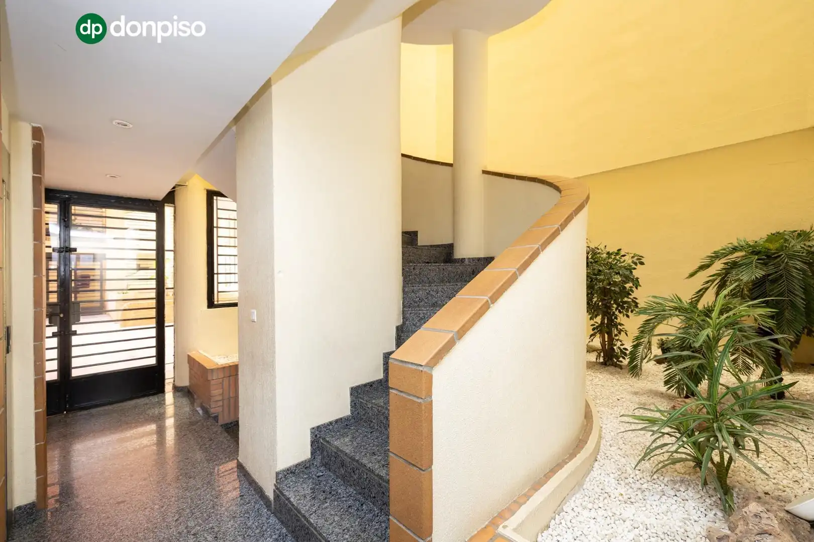 Wohnungen zum Verkauf in Granada mit Heizung und Terrasse