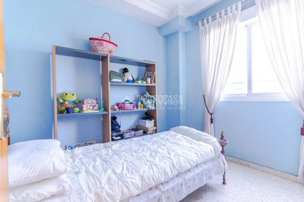 Habitación de Casa adosada en venta en Motril con Calefacción y Terraza