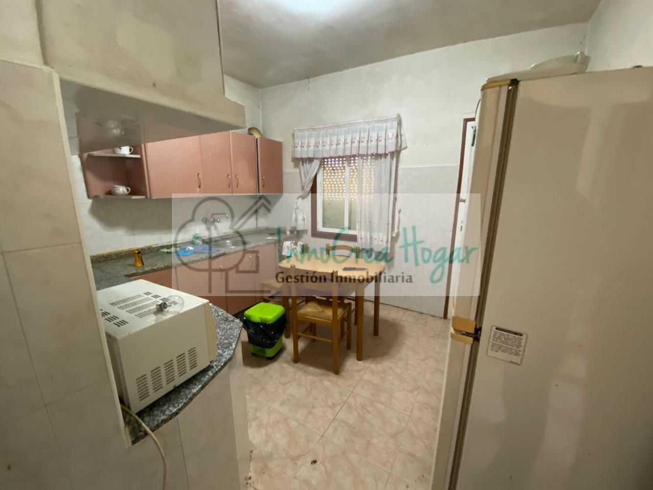 Cuina de Casa o xalet en venda en Vigo  amb Jardí privat i Traster