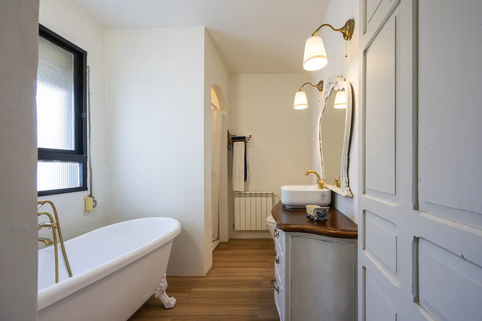 Baño de Casa o chalet en venta en El Puente del Arzobispo con Aire acondicionado, Calefacción y Jardín privado