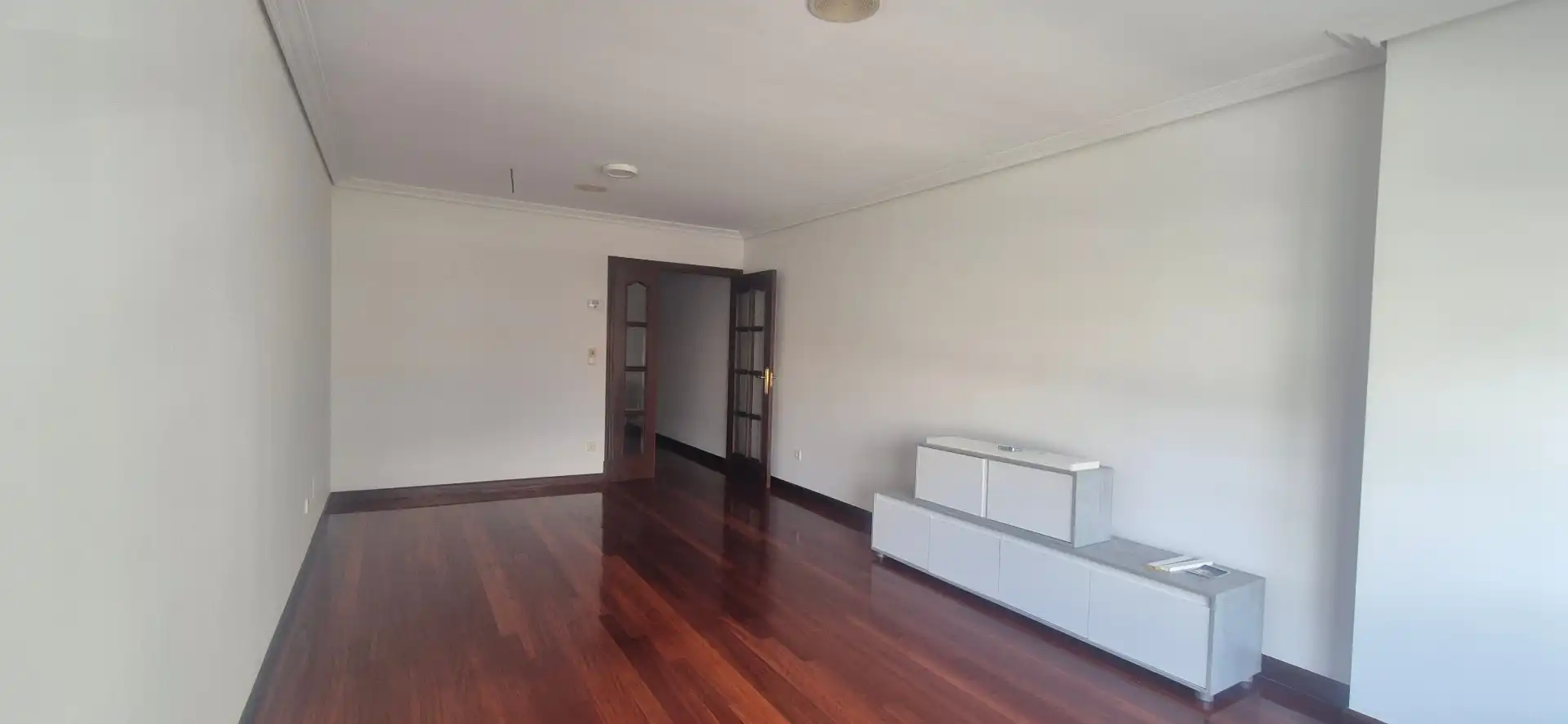 Living room of Flat for rent in Vigo   with Heating, Parquet flooring and Storage room