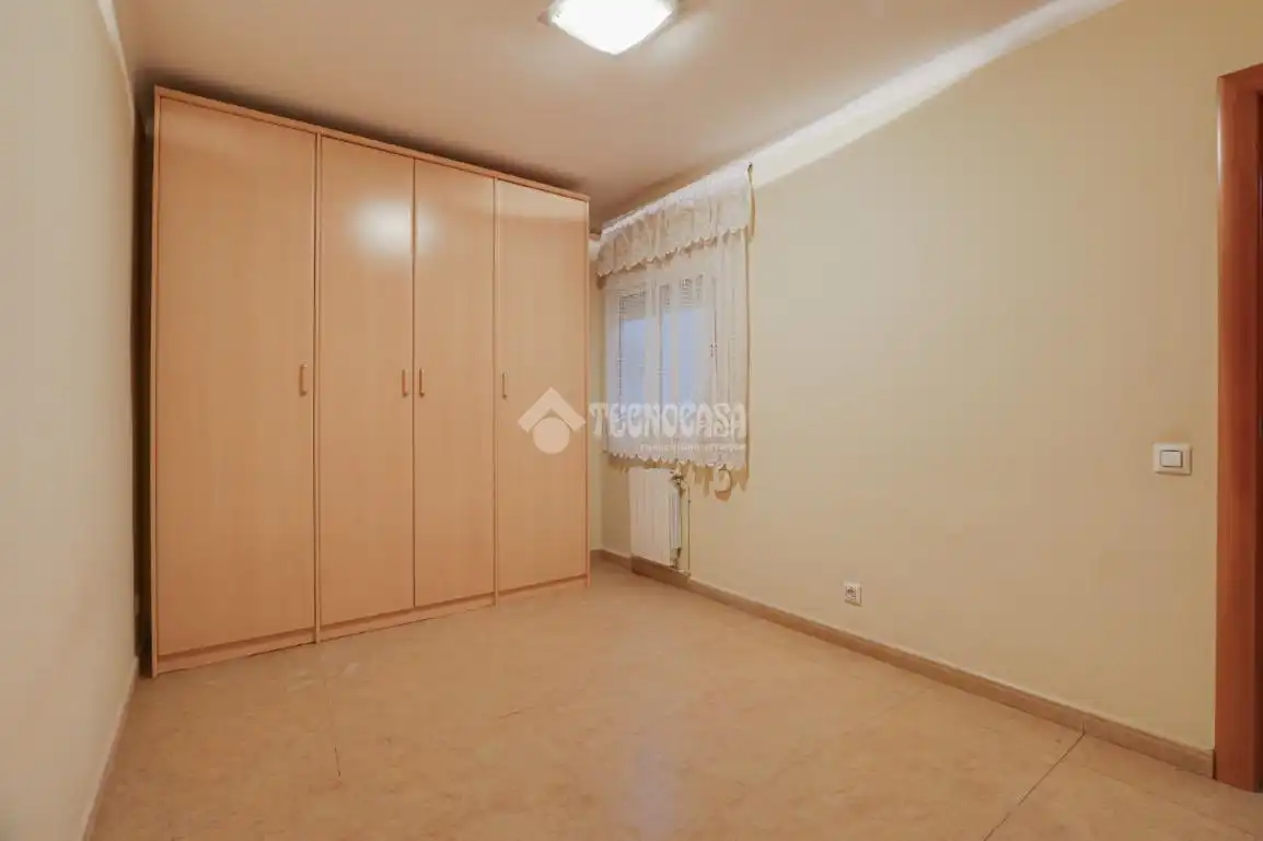 Habitación de Piso en venta en Mollet del Vallès con Amueblado y Balcón