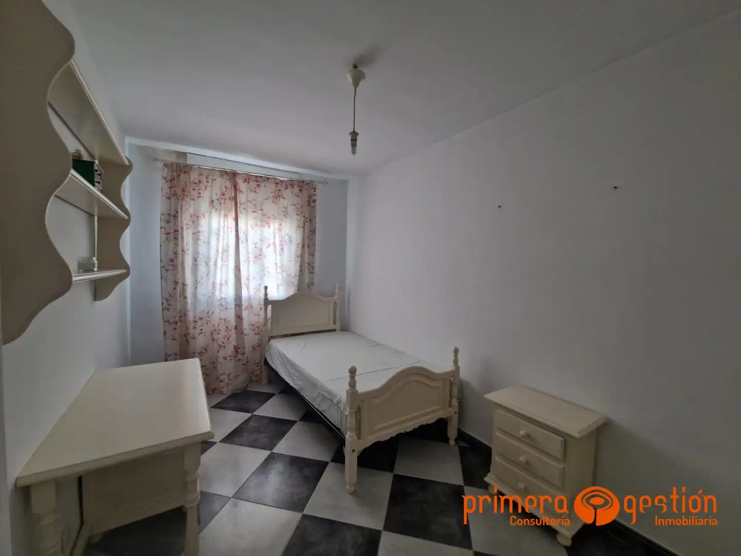 Habitación de Piso en venta en Lora del Río con Aire acondicionado y Calefacción