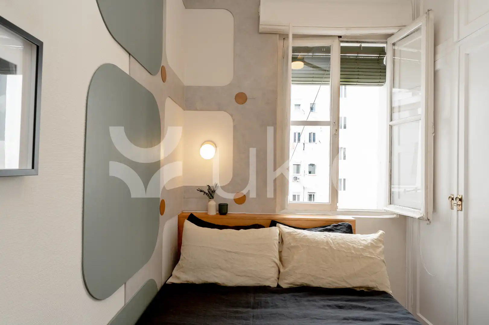 Dormitori de Apartament de lloguer en Madrid amb Aire condicionat, Calefacció i Moblat