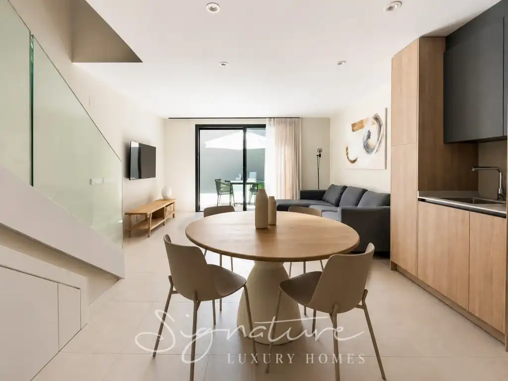 Sala de estar de Planta baja de alquiler en Barcelona con Aire acondicionado, Piscina y Amueblado