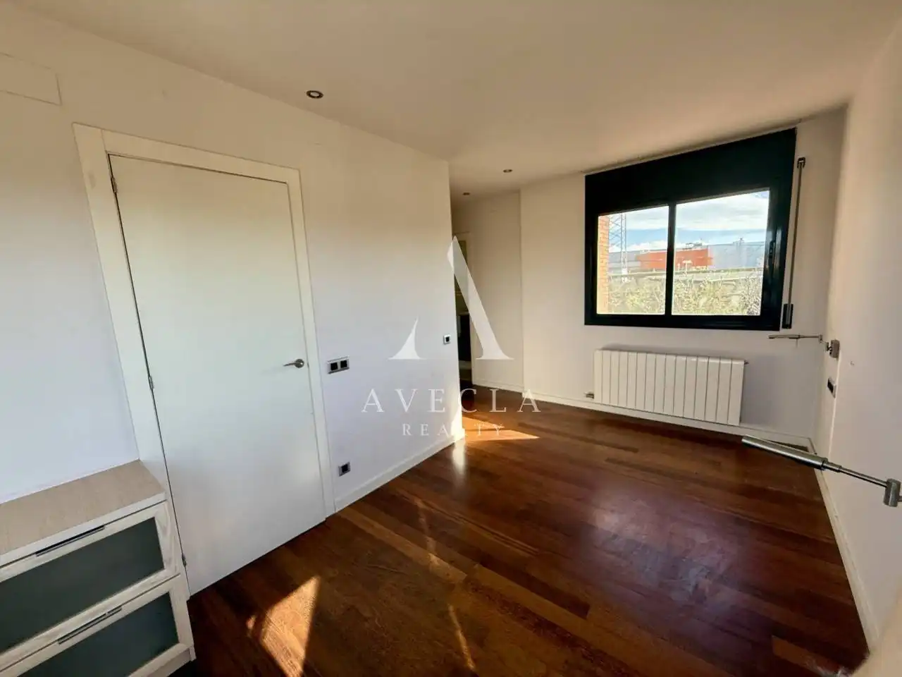 Dormitori de Casa o xalet en venda en Rubí amb Calefacció, Jardí privat i Parquet