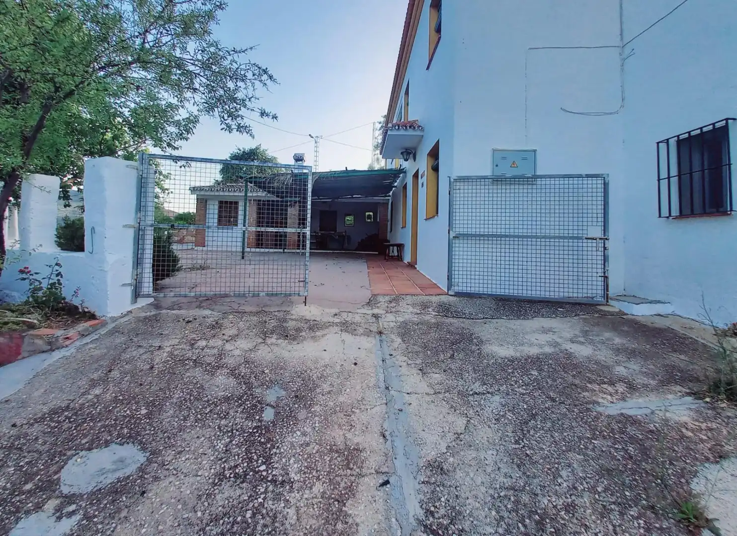 Vista exterior de Casa adosada en venta en Comares con Terraza, Trastero y Amueblado