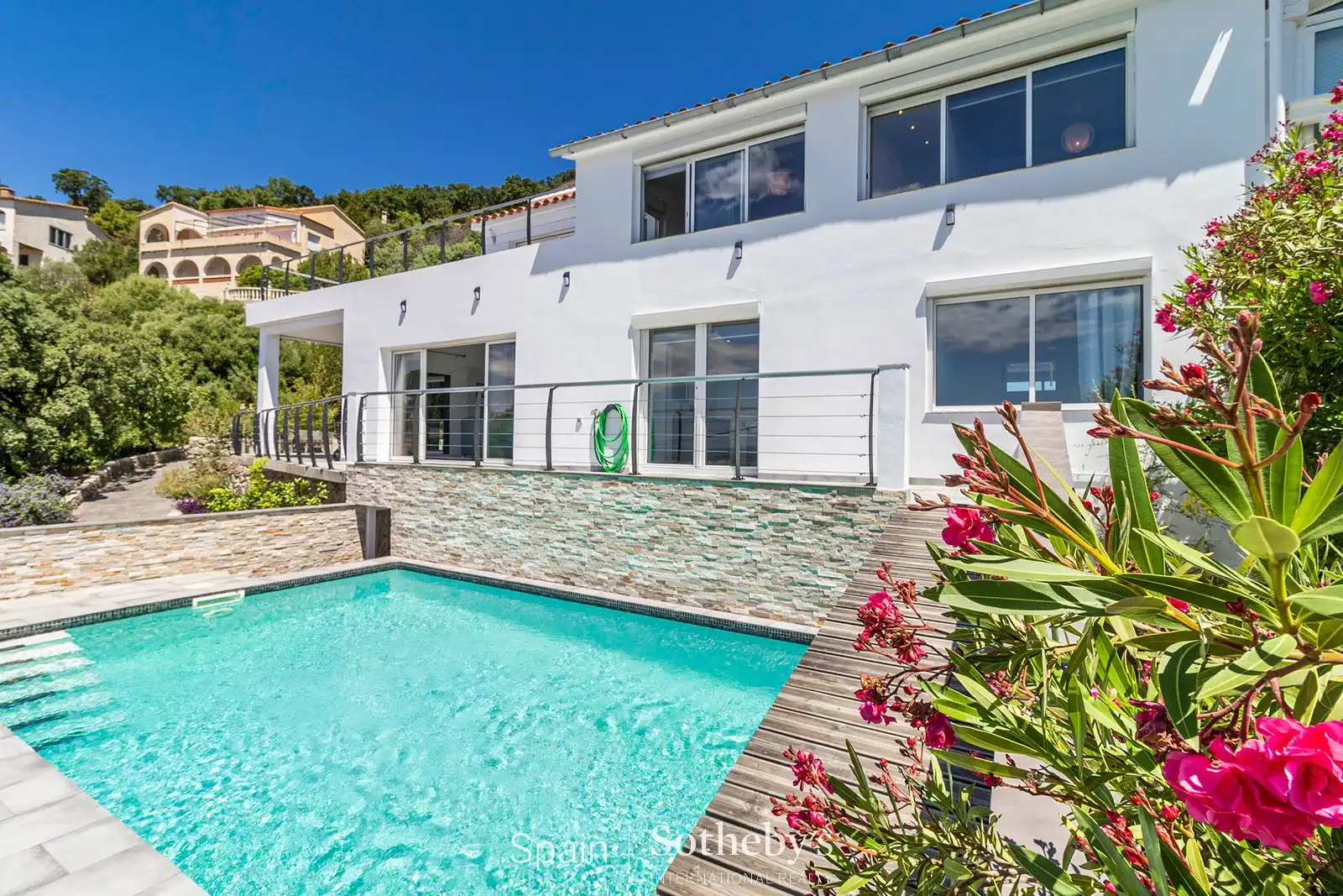 Vista exterior de Casa o xalet en venda en Roses amb Aire condicionat, Calefacció i Jardí privat