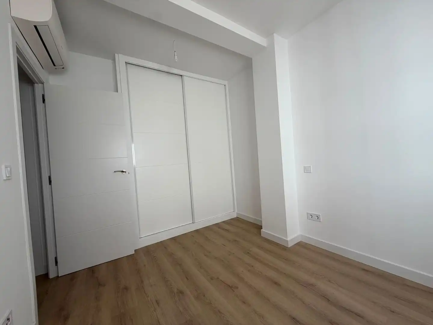 Habitación de Piso de alquiler en Madrid con Aire acondicionado, Calefacción y Jardín privado