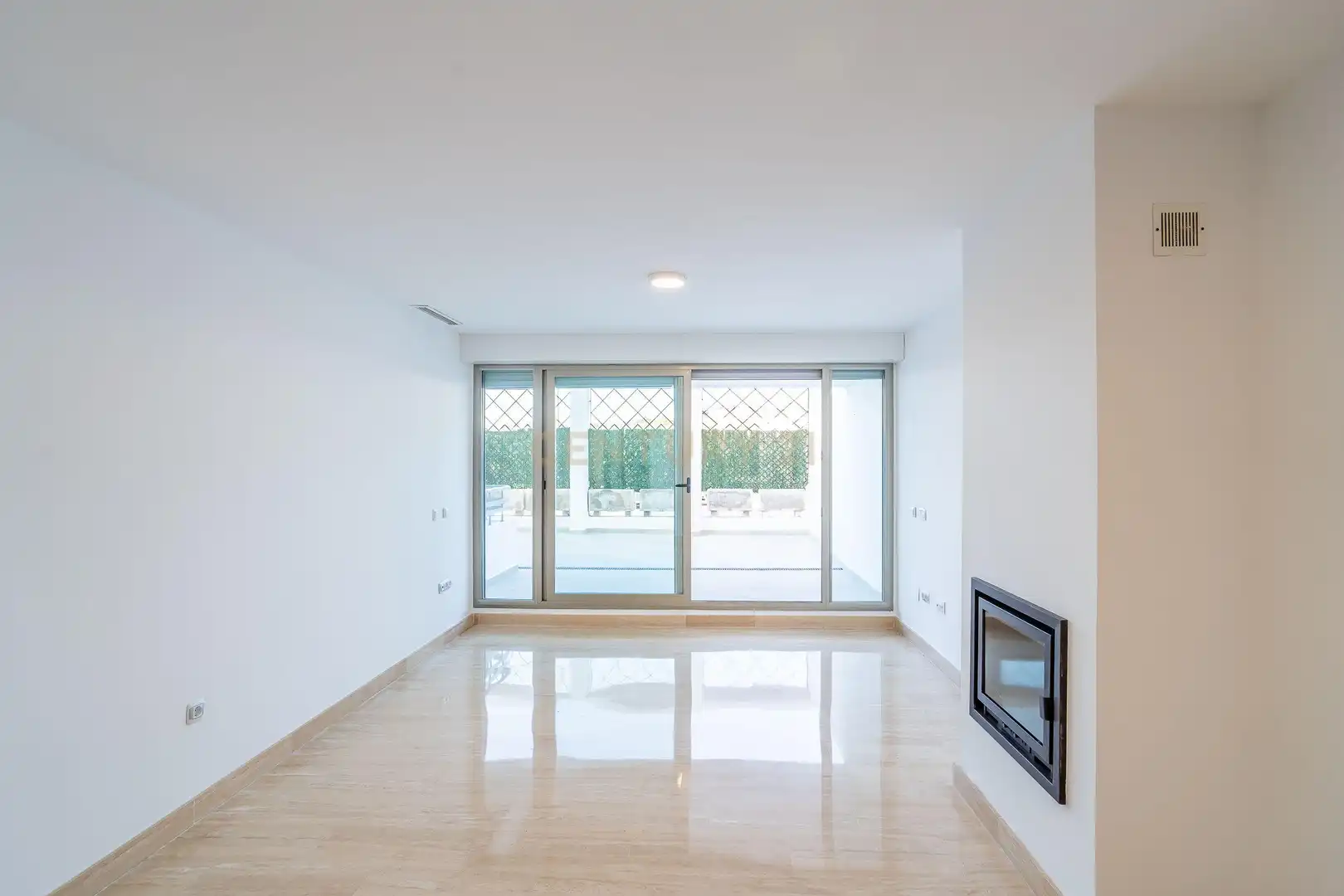 Ground floor for sale in Mijas  with Air Conditioner, Microwave and Home automation