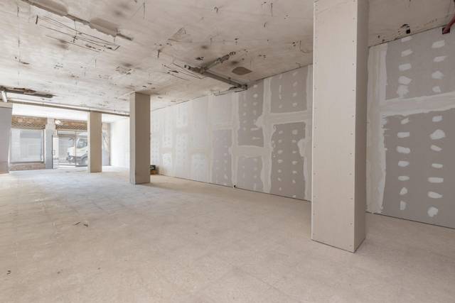 Local comercial en Venta en  REAL, 20 en Huétor Vega