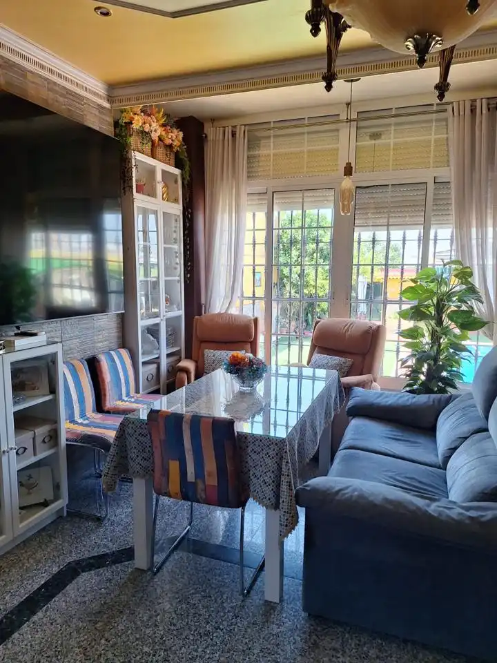 Comedor de Casa o chalet en venta en Alcalá de Guadaira con Aire acondicionado, Jardín privado y Terraza