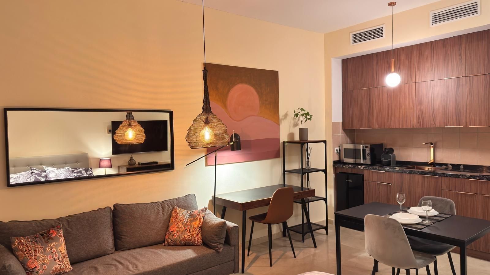Sala d'estar de Apartament en venda en Benahavís amb Jardí privat, Terrassa i Balcó