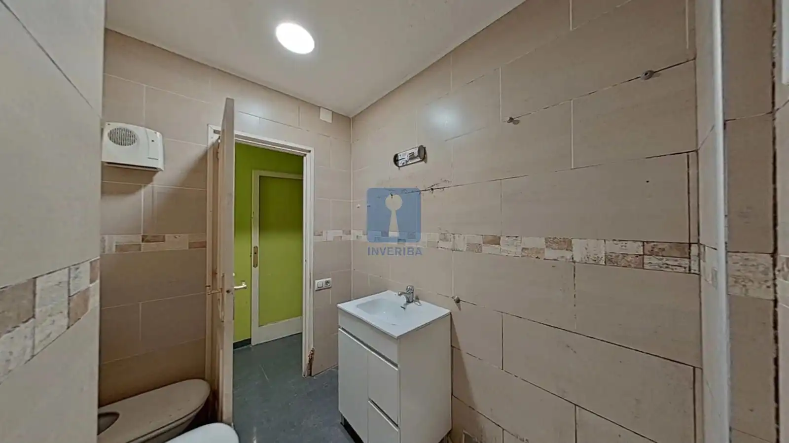 Baño de Piso en venta en Barcelona con Calefacción y Terraza
