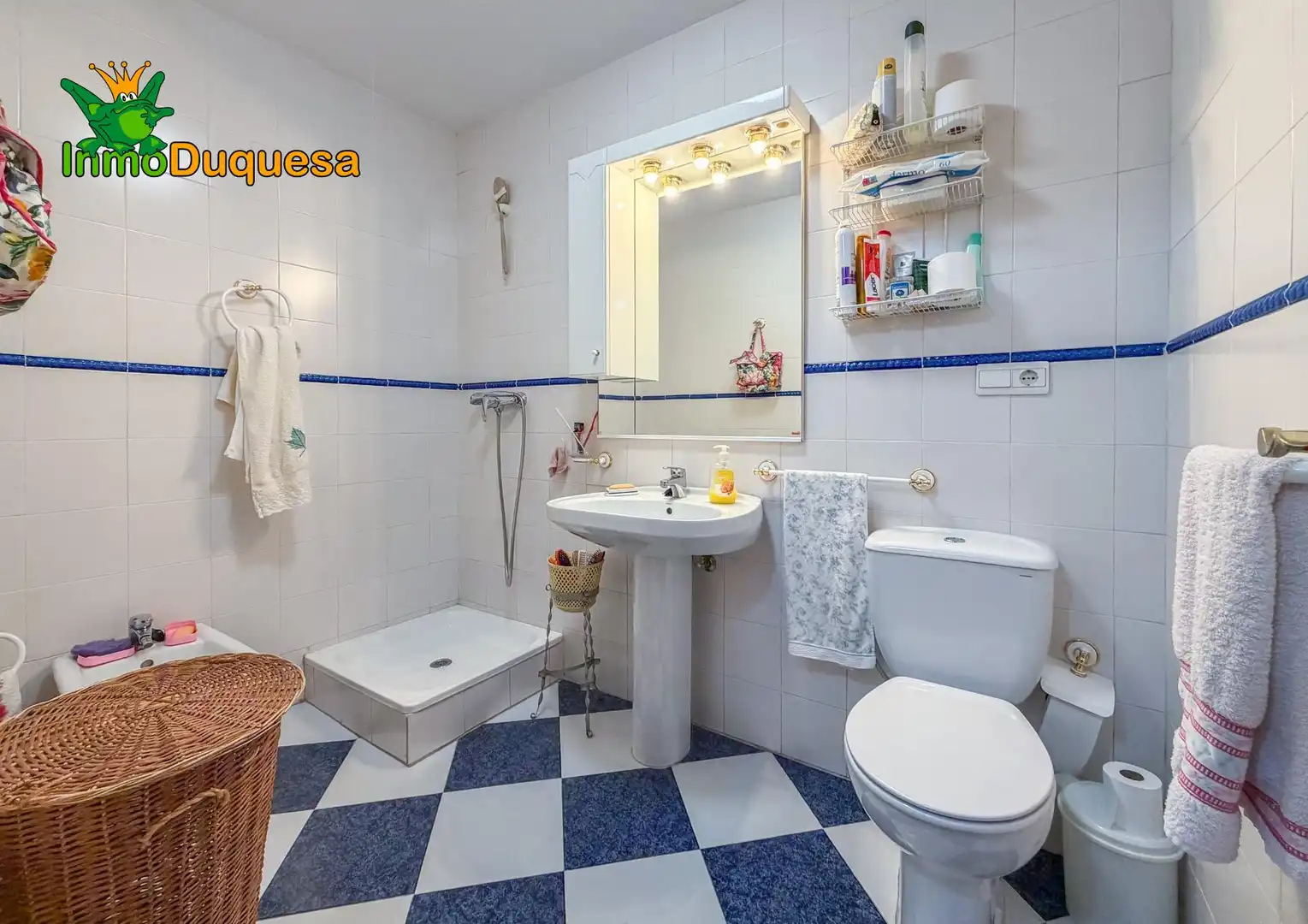 Bathroom of Houses for sale in Pinos Genil  with Heating, Private garden and Terrace